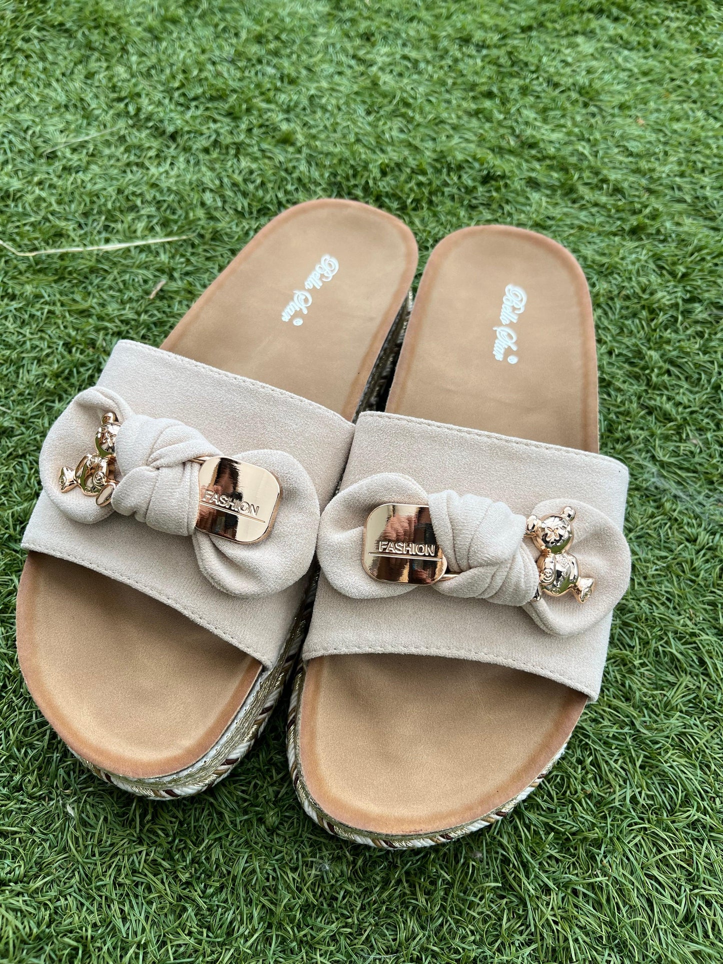 Claquettes beige - Seizecollection