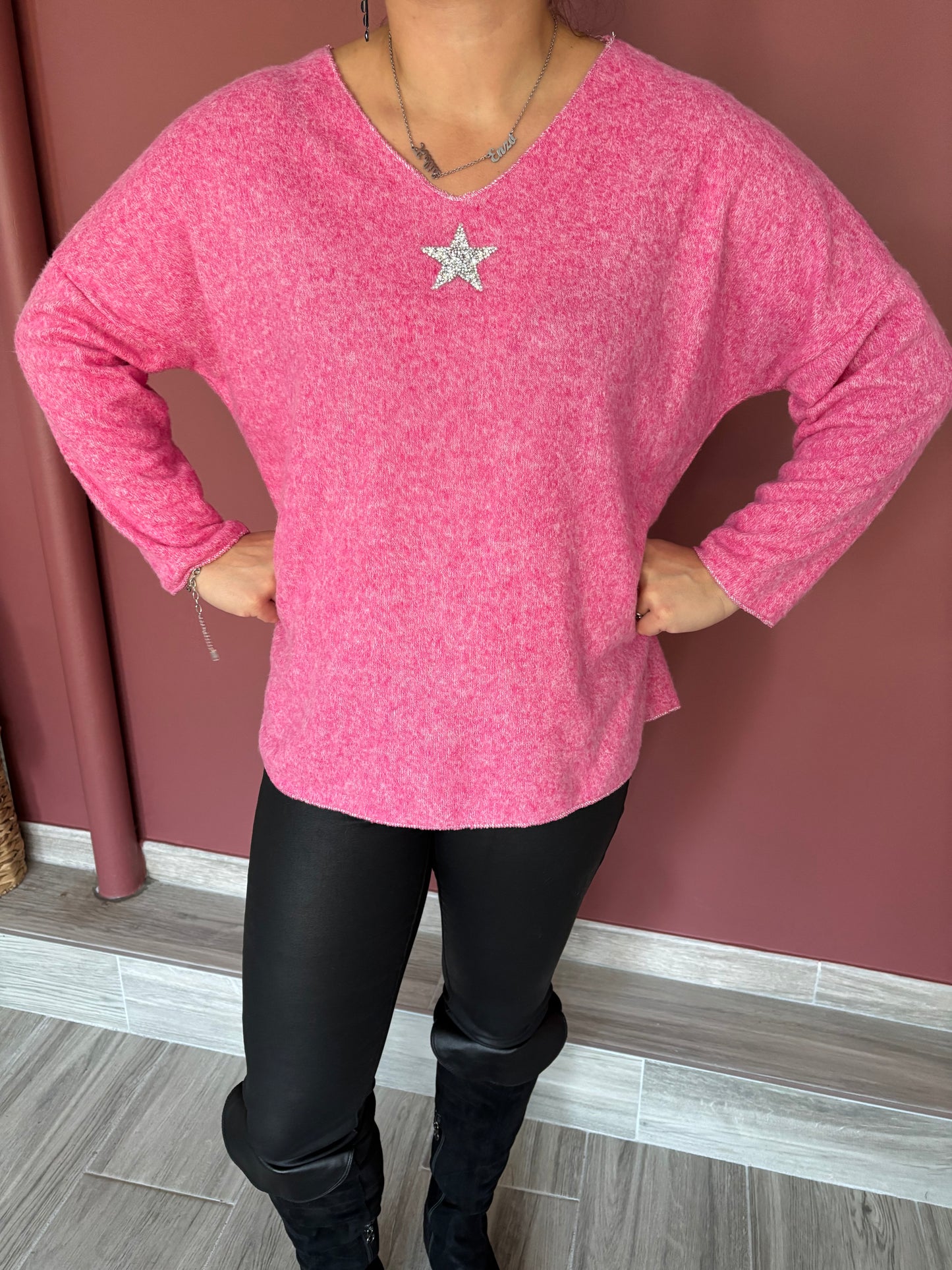 Pull étoile fuschia